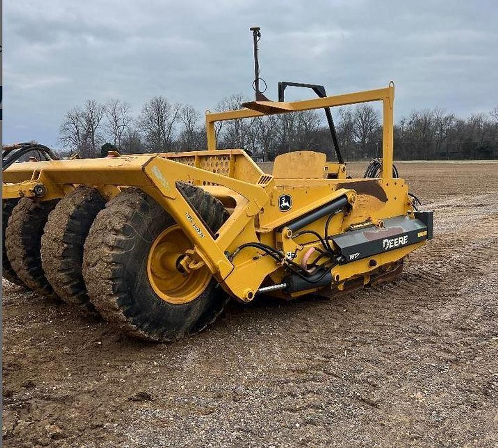 Used 2016 JOHN DEERE 1812C Scraper