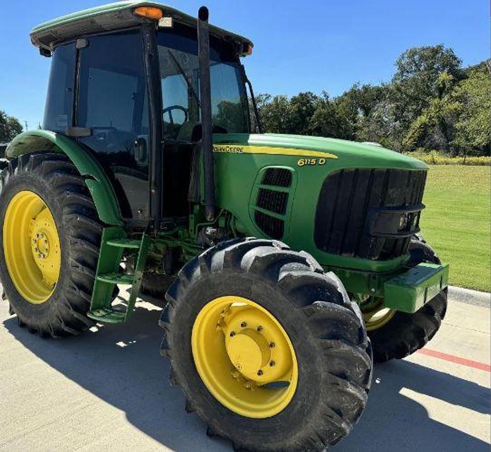 Used 2009 JOHN DEERE 6115D