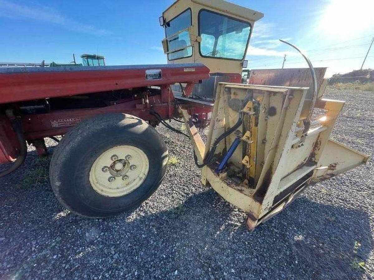 Used 1985 New Holland 1068