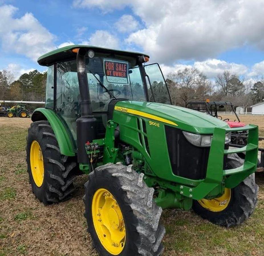Used 2022 John Deere 5100e