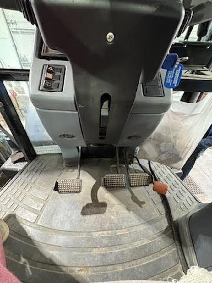 Used 2003 NEW HOLLAND TM140