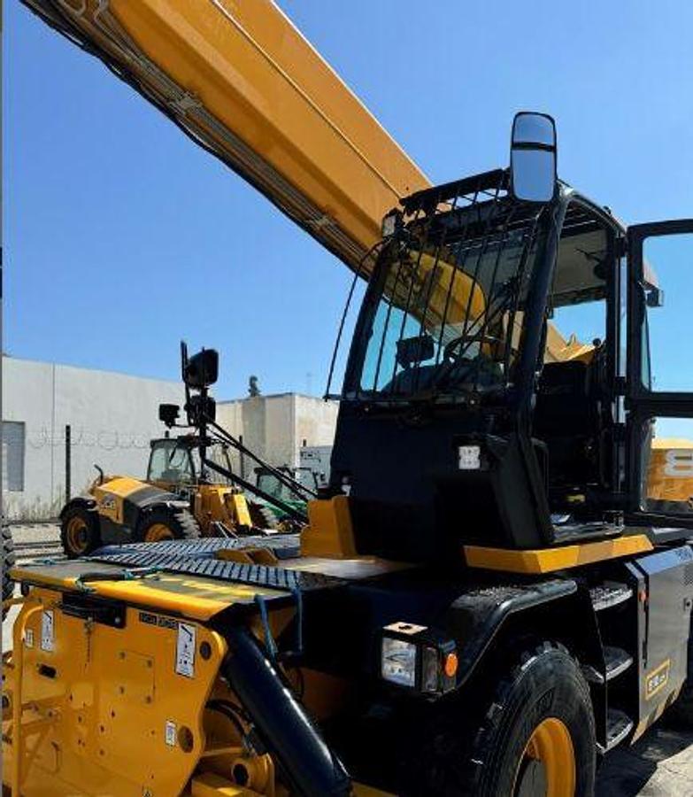 Used 2022 JCB 512 83R