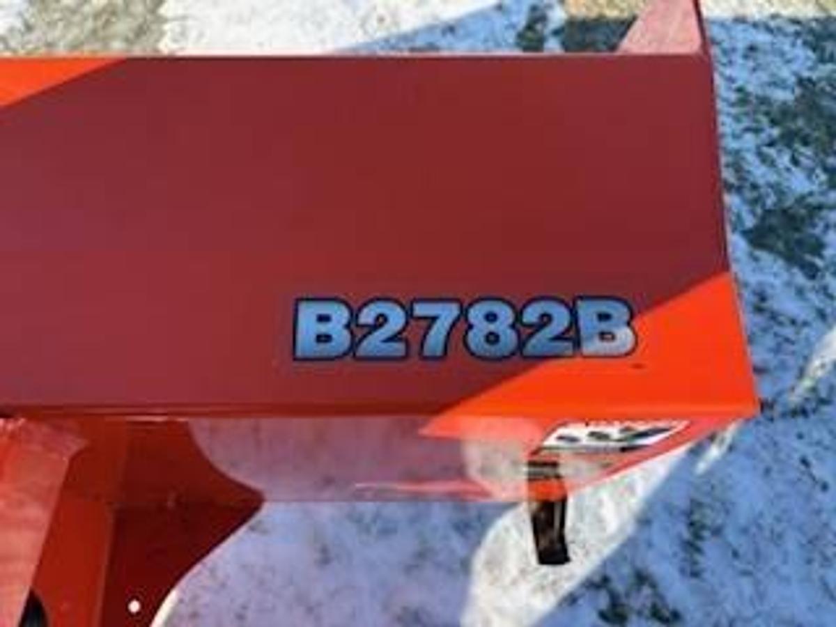 Used 2020 Kubota 2610 TRACTOR, BLOWER, MOWER