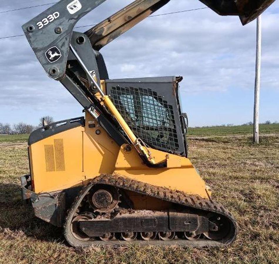 Used 2011 JOHN DEERE 333D
