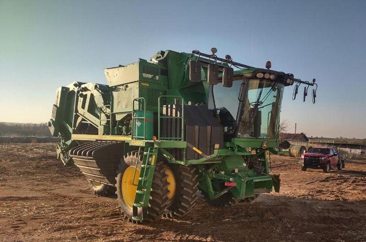 Used 2015 JOHN DEERE CS690