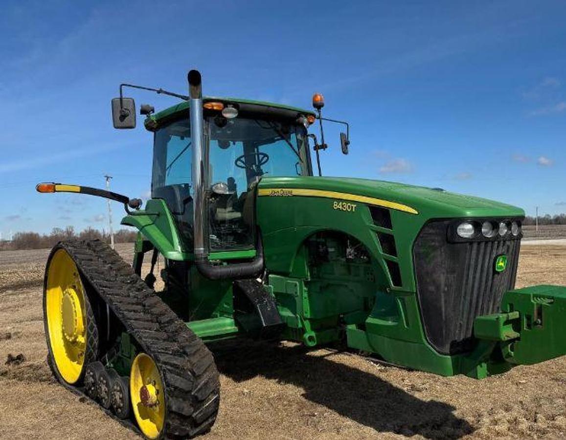 Used 2009 JOHN DEERE 8430T
