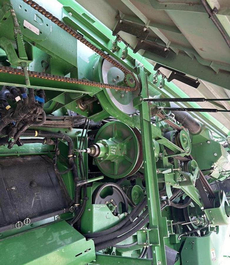 Used 2013 John Deere S670 Combine