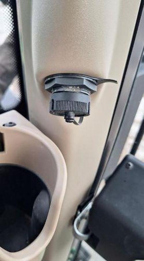 Used 2020 JOHN DEERE 6120M