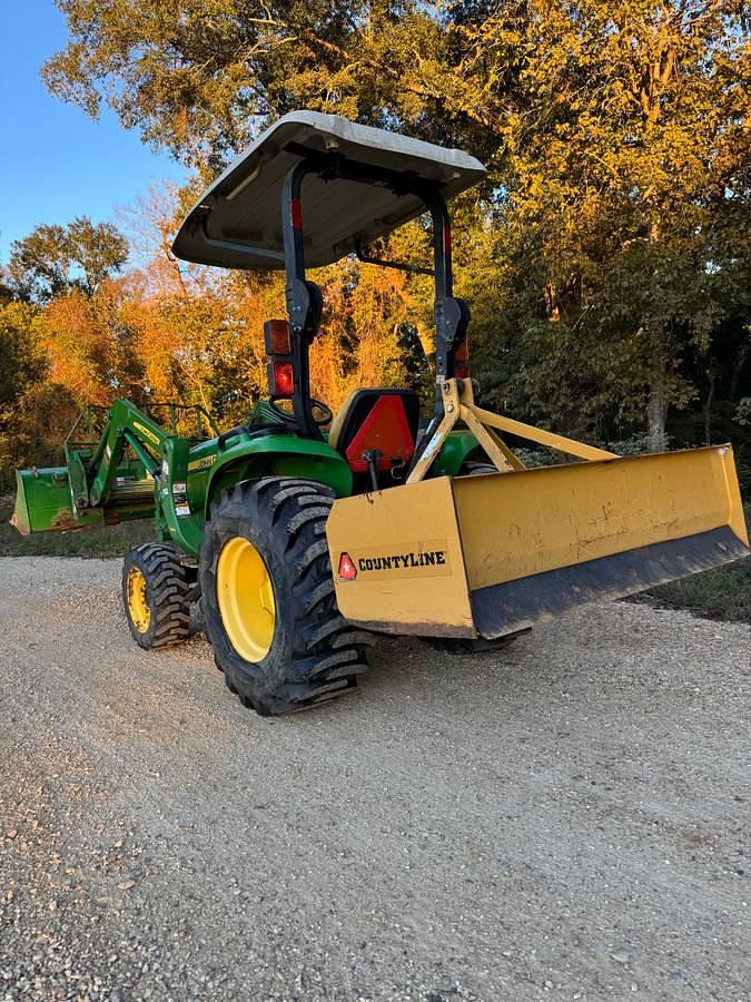 Used 2018 John Deere 3032E 4X4