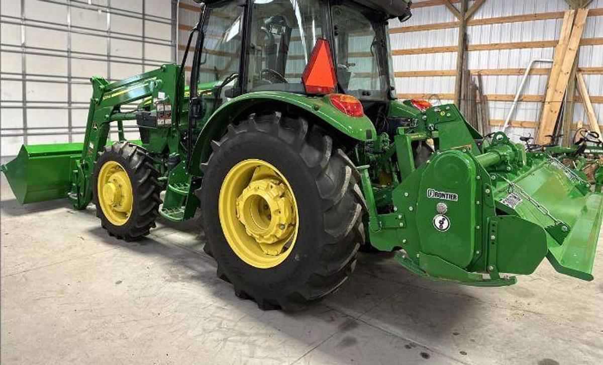 Used 2022 JOHN DEERE 5055E