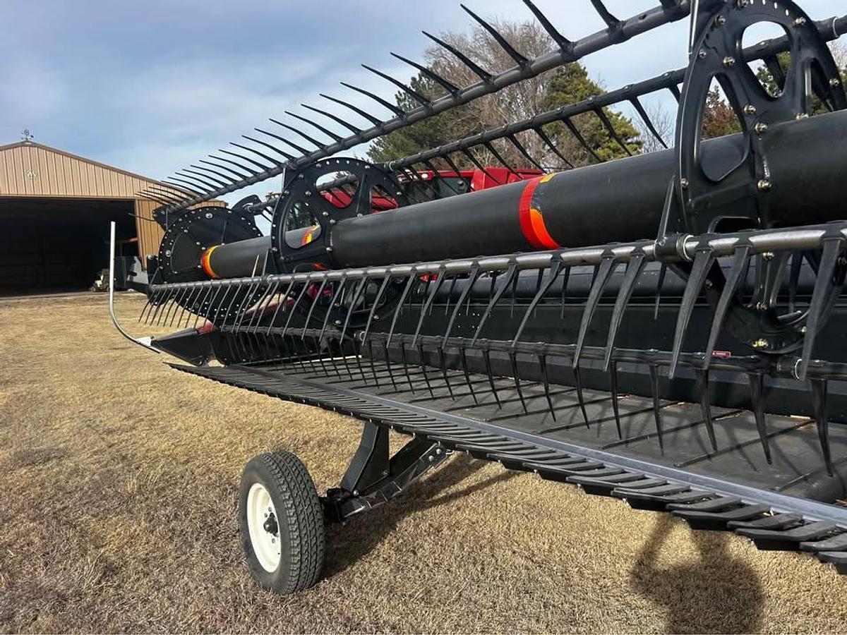 Used 2008 Case IH 35' Header