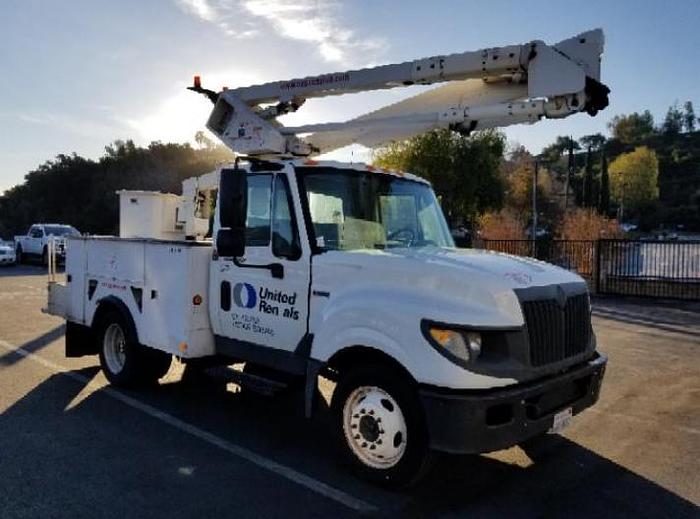 Used 2012 International Terra star 40’ bucket truck