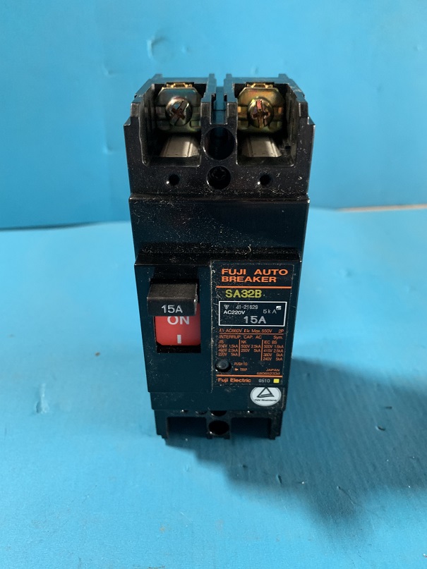 Used Fuji electric auto breaker sa32B