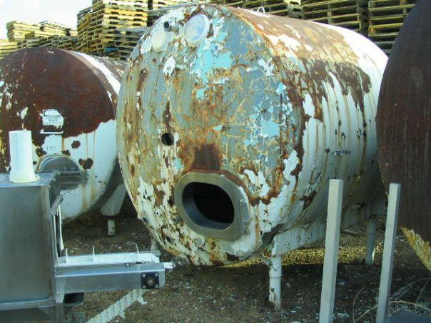 Used 2000 GALLON STORAGE TANK. HEIL