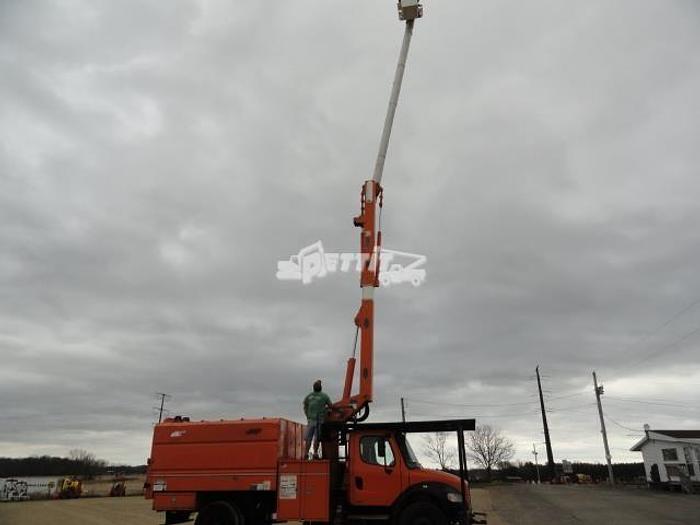 Used 2011 FREIGHTLINER BUSINESS CLASS M2 106