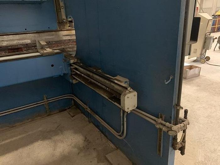 Used 1979 300 Ton Pacific CNC Hydraulic Press Brake