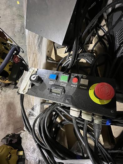 Used FANUC M410iB/450 WITH R30iB CONTROLLER