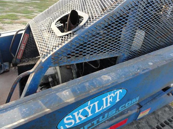 Used 2012 skylift/ versalift SUPER ARBORIST 53/VST521