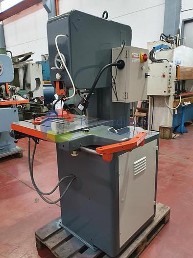 Usato Segatrice Verticale a nastro per metalli PEHAKA