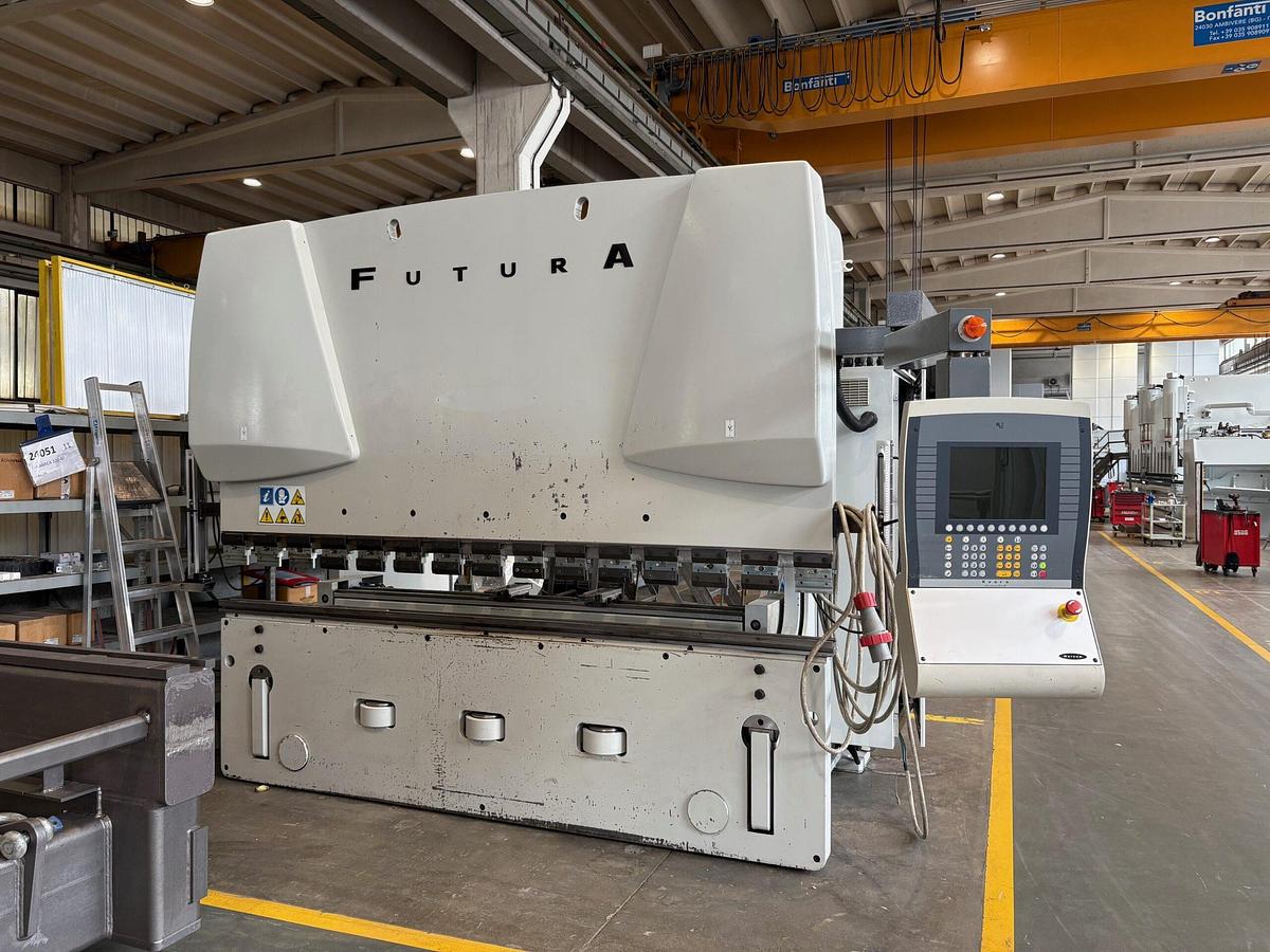Used 2007 Warcom Futura 30-160