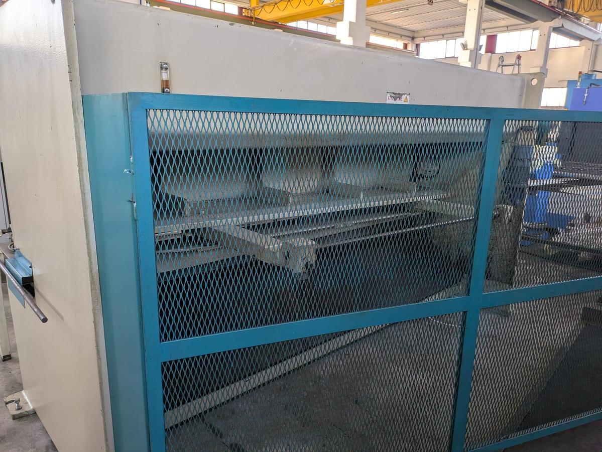 Used 2001 BL  3050-05