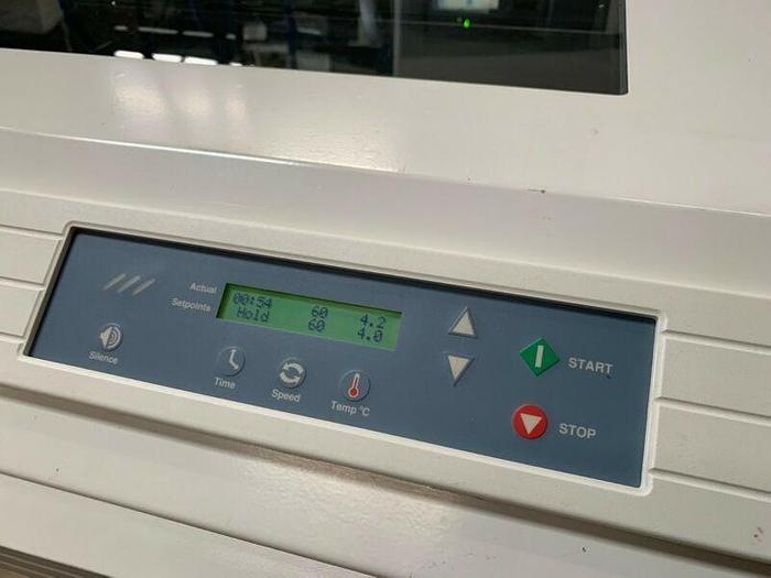 Used Thermo Scientific 480 Refrigerated Incubator / Shaker w/ Hepa Filter 120V