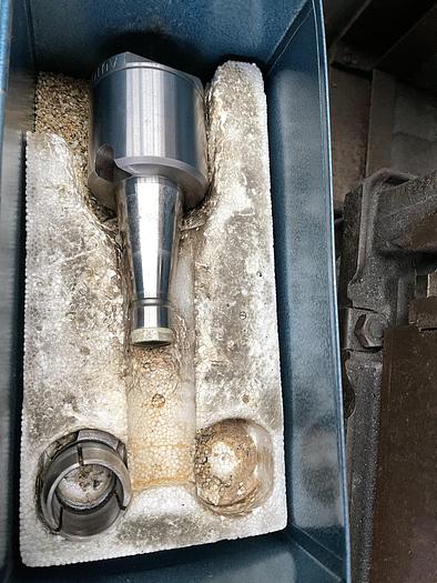 Buone Fresatrice a testa veloce KONDIA POWERMILL FV-1