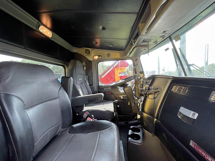 Used 2014 Kenworth T800 Quad-Axle Dump Truck