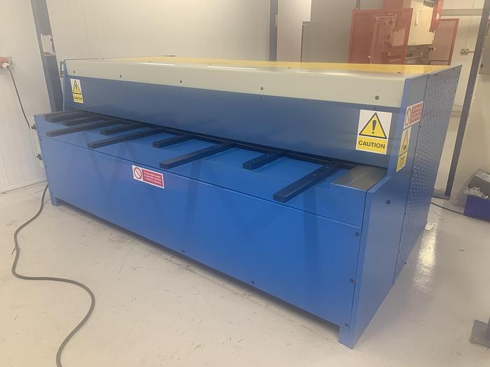 MACH- CUT MECHANICAL GUILLOTINES 2500mm x 3mm