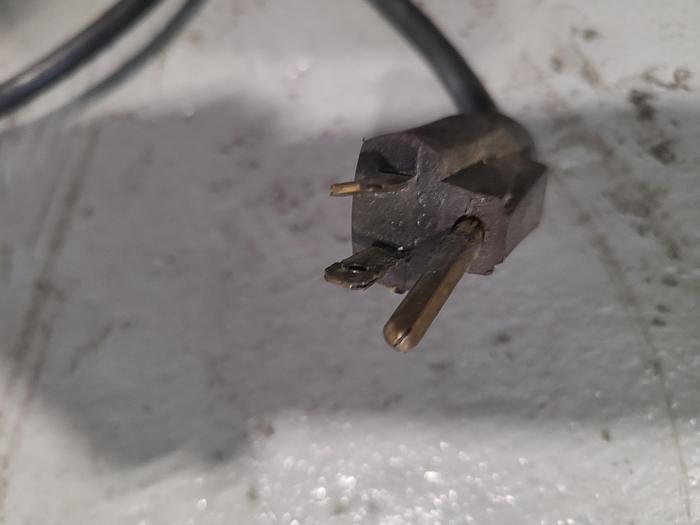 Used  Draft - Mid - West Feeder Rodix Feeder Cube Plus Series