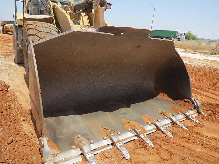 Used 2015 CATERPILLAR 966M