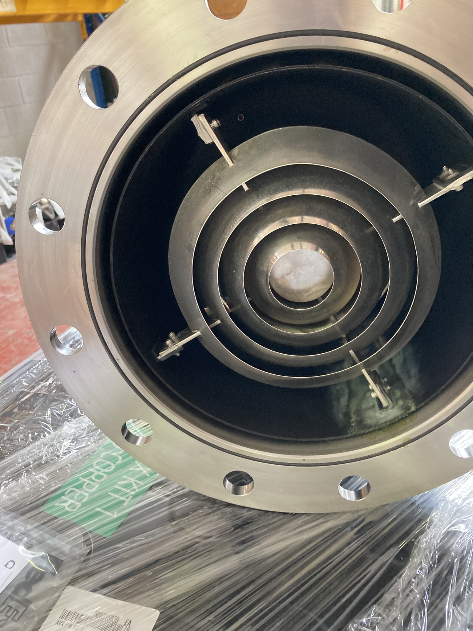 Used CTI-CRYOGENICS 8018182 CYRO-TORR 10 CYRO PUMP