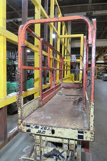 Used JLG IND. MDL. CM-2033 ELECTRIC SCISSOR LIFT PF
