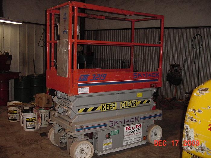 1998 SKYJACK 3219