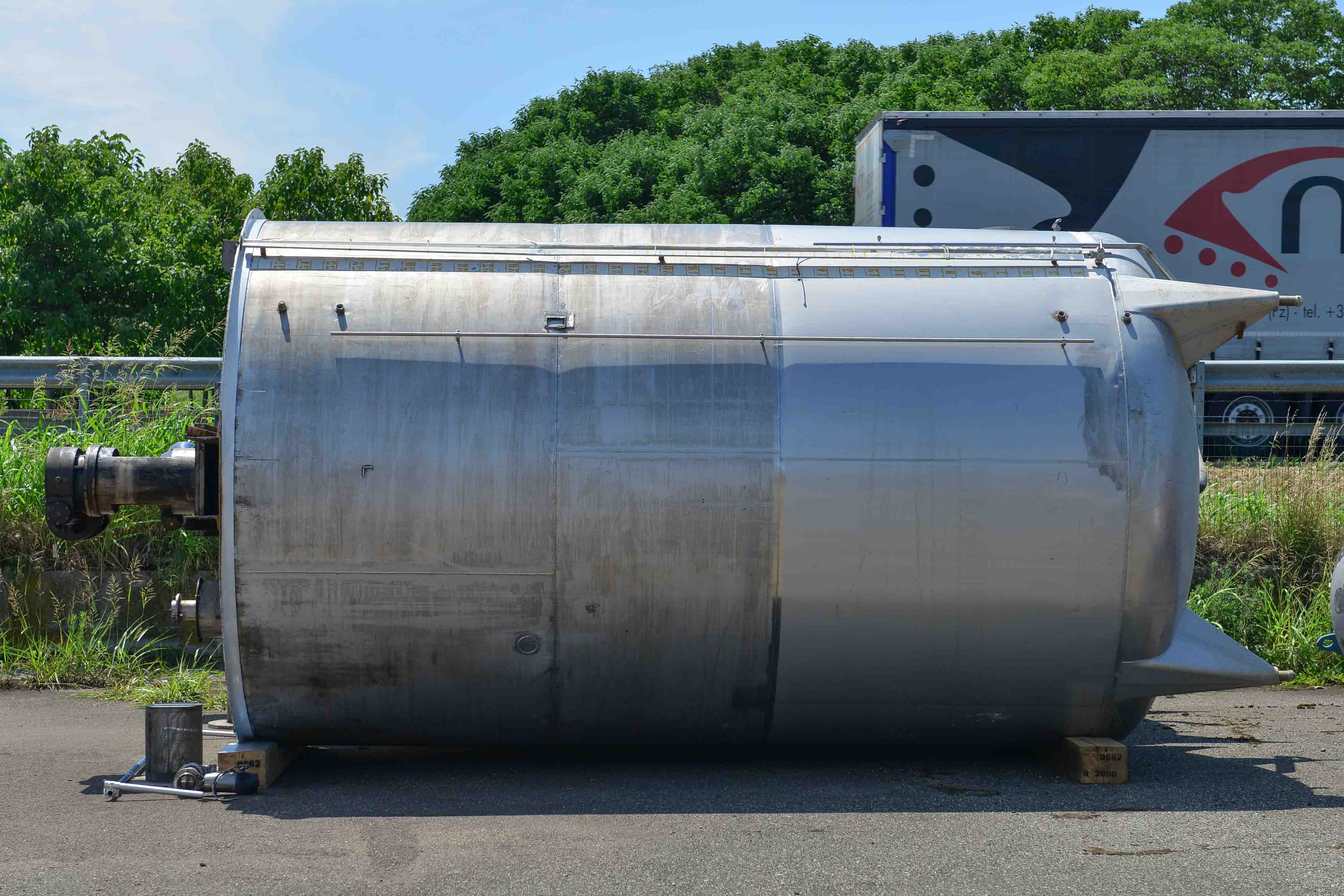 Used 36000 lt tank with mixer