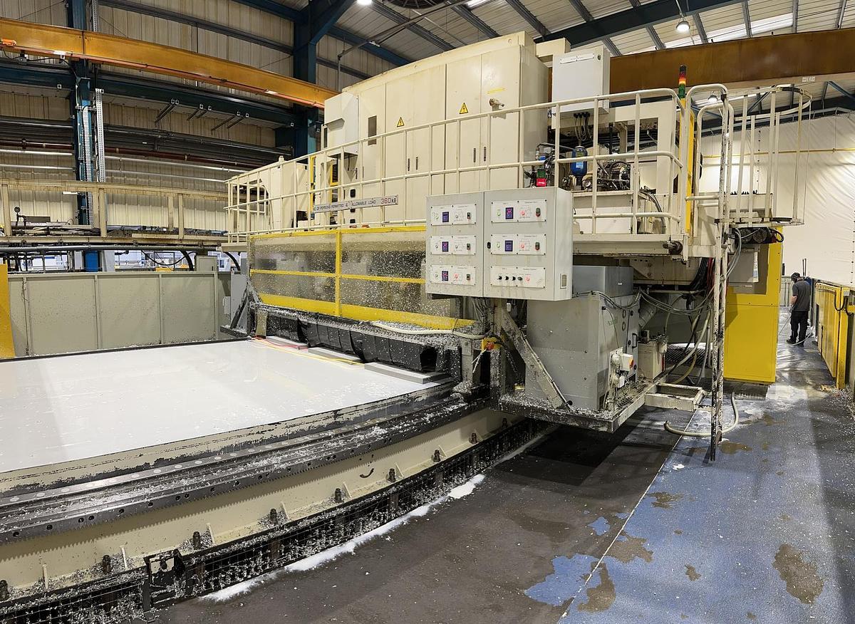 Used SNK PM 6B 5 Axis Bed Mil