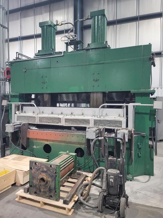 Used 1979 USI TITANIUM HOT FORMING PRESS, 250-TONS, 30" X 120" PLATENS