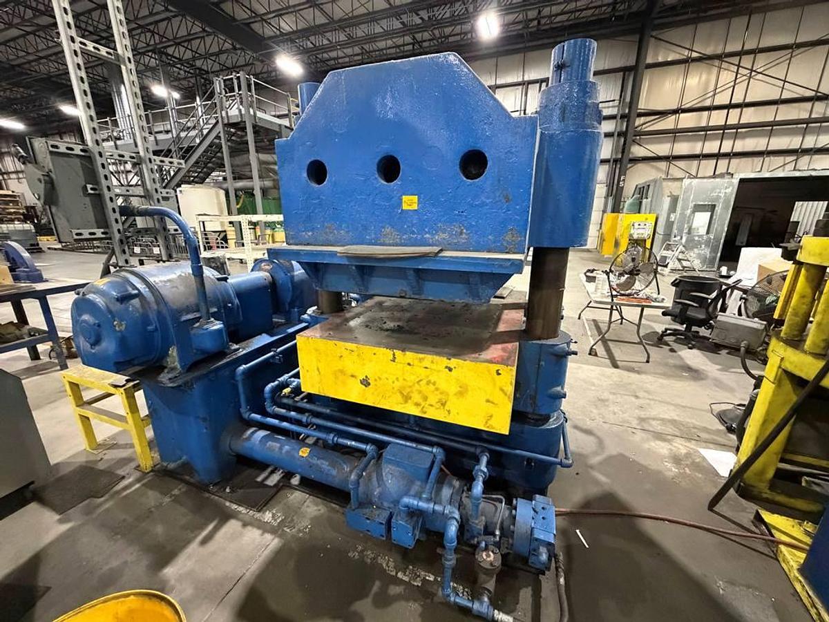 Used WILLIAMS-WHITE MOLINE 500 Ton Rubber pad Press