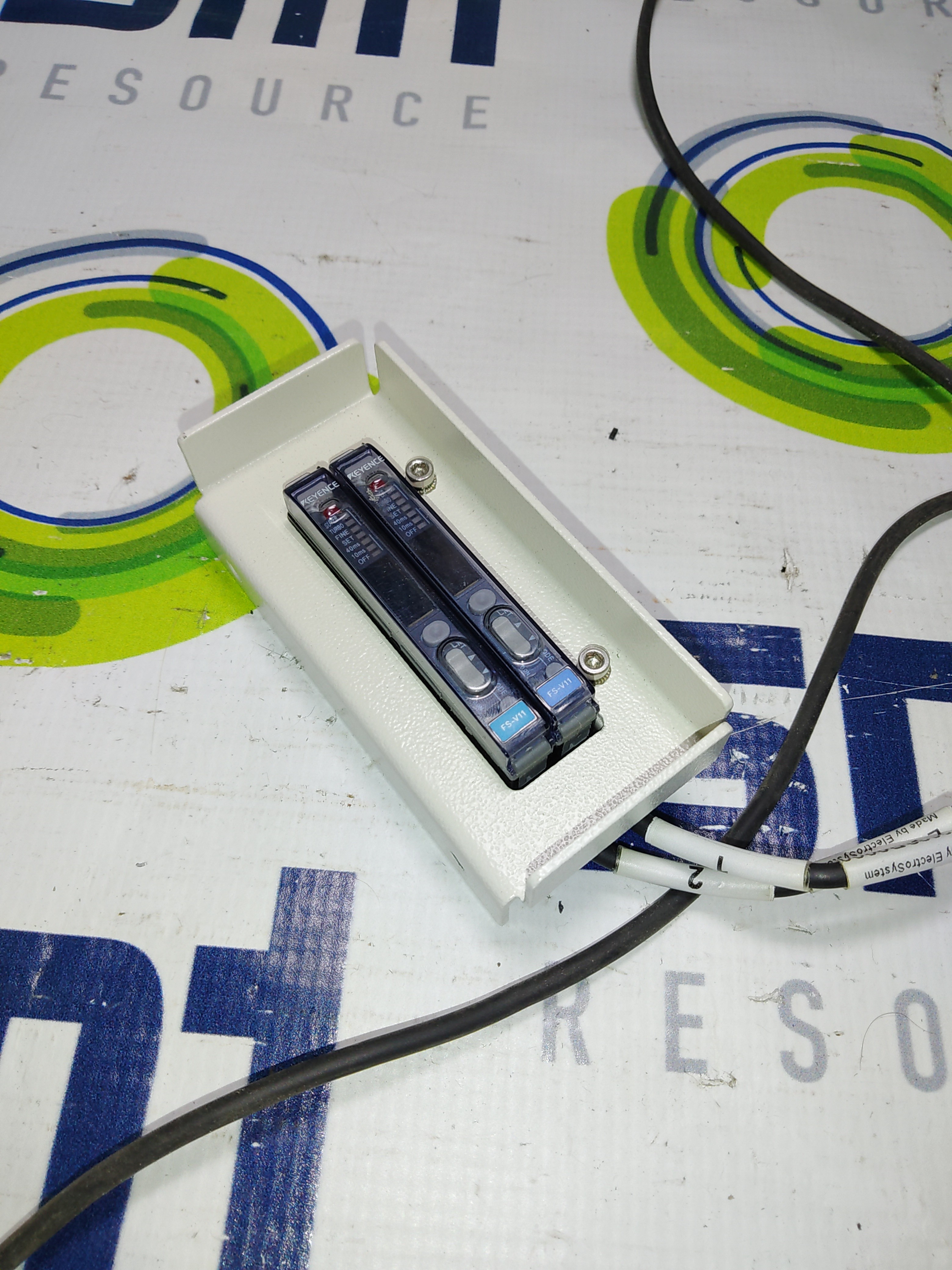 Used Samsung SM320 KEYENCE FS-V11 Sensors