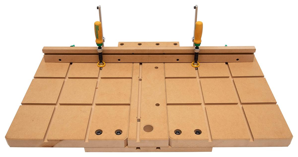 PM2820EVS, Table with MicroJig Clamps