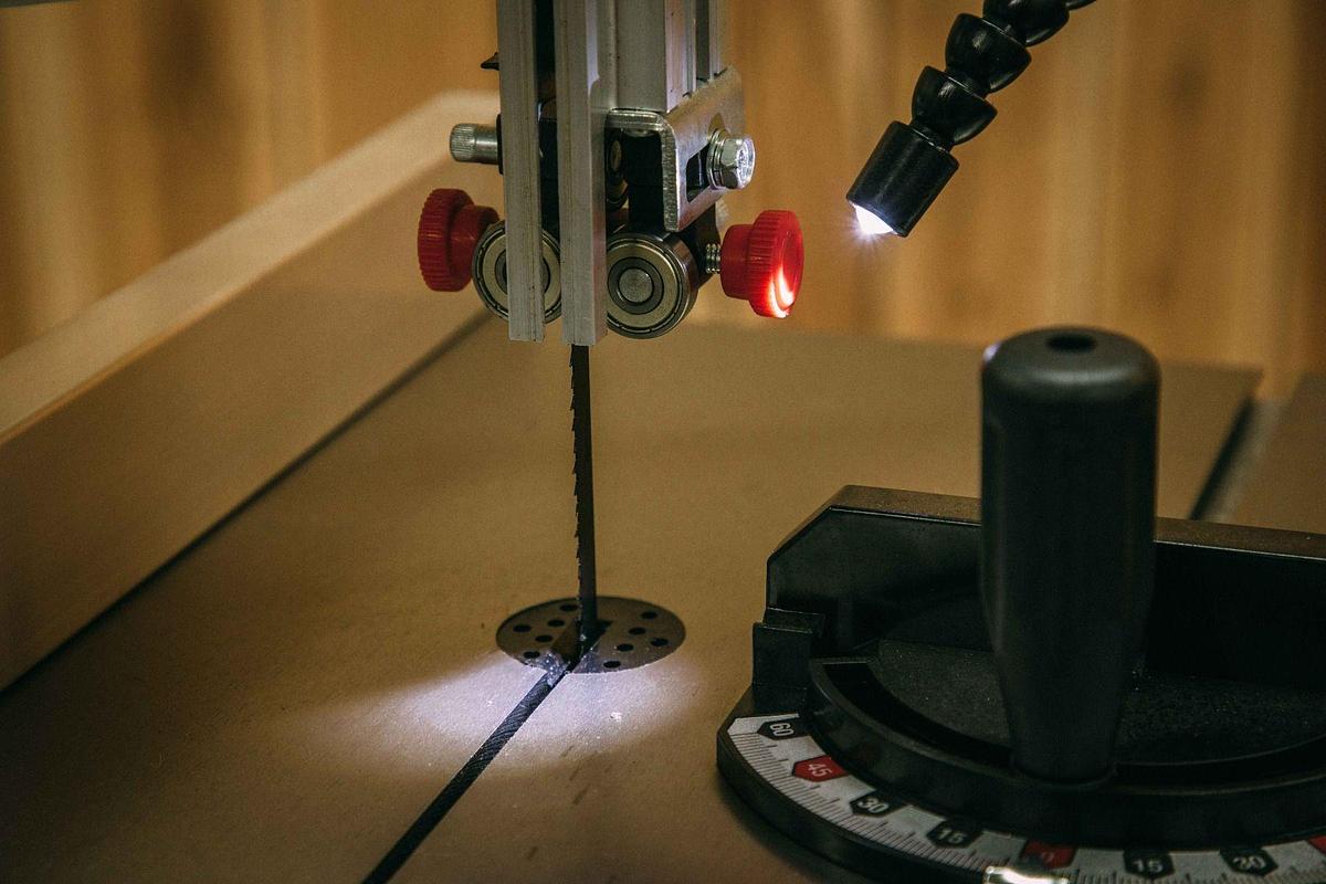 JWB-10, 10" Open Stand Bandsaw