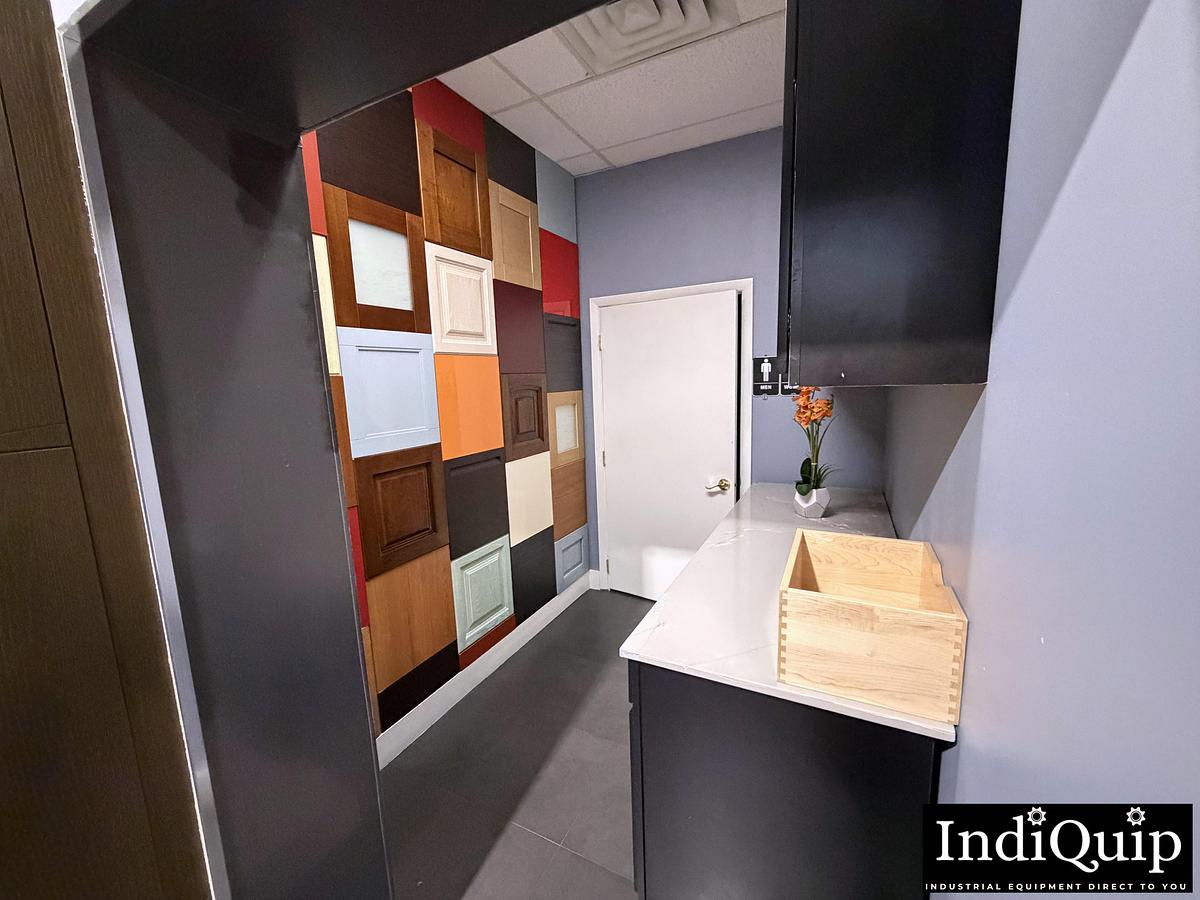 Used Complete Kitchen, Bath & Flooring Showroom Asset Package – Cabinets, Displays, Fixtures & Materials