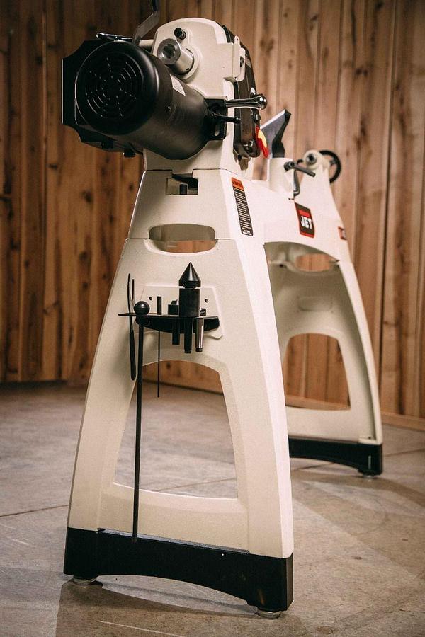 JWL-1640EVS 16" x 40" Wood Lathe