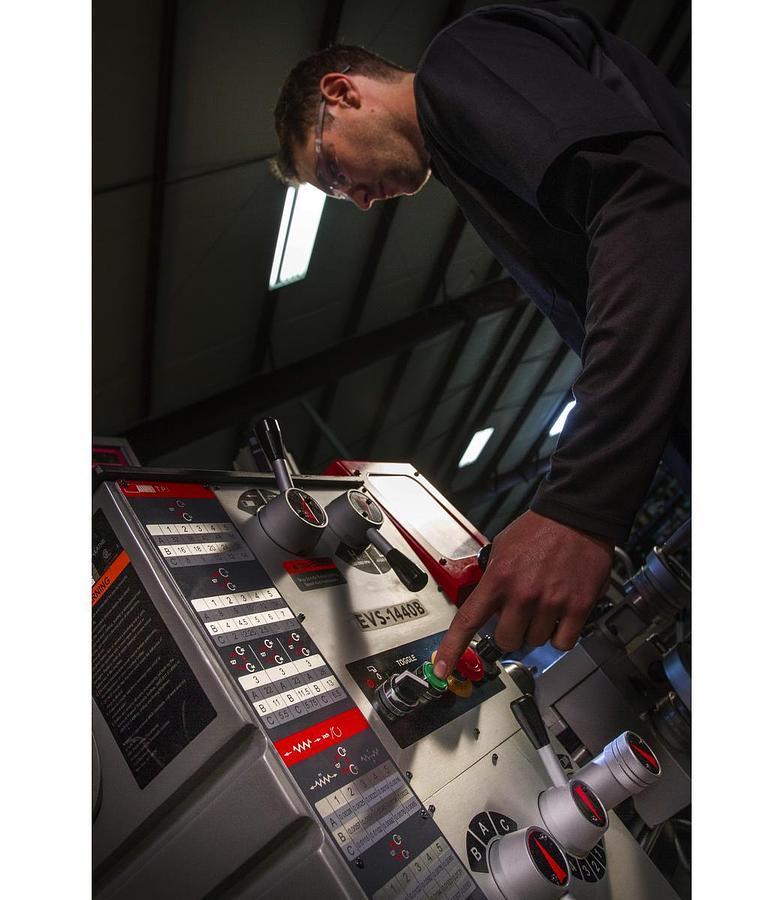 EVS-1440 Electronic Variable Speed lathe with Newall DP700 DRO,3HP