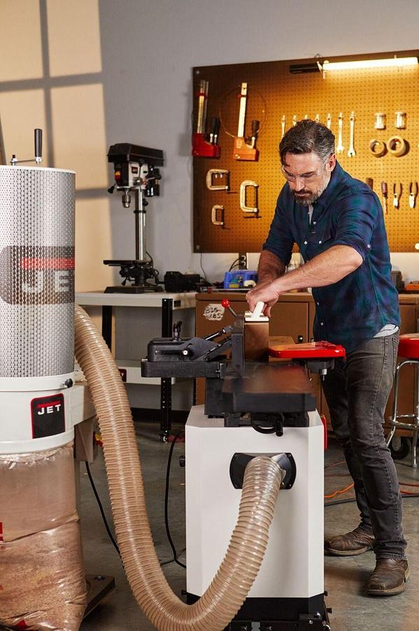 JET Black 8" Helical-Head Jointer, 2 HP, 1PH 230V JWJ-8HH-BLK