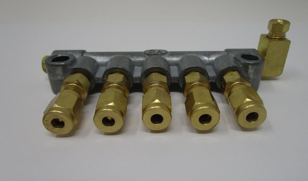 Contacter Oil Reservoir | SLR12-423