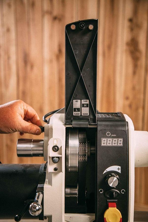 JWL-1640EVS 16" x 40" Wood Lathe