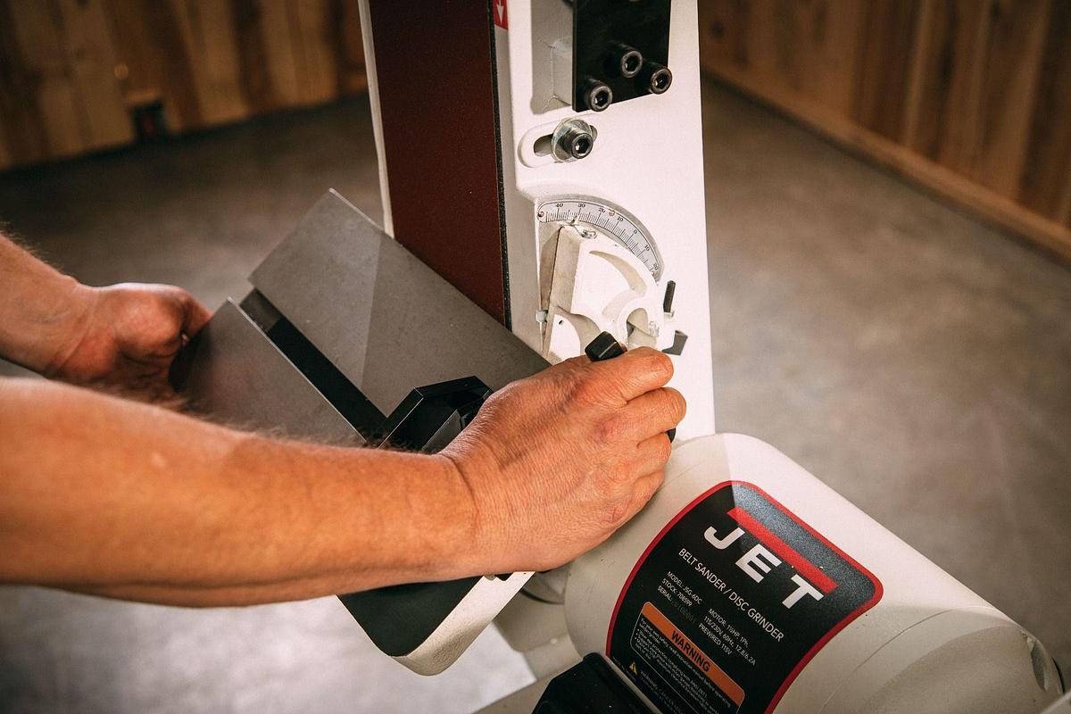 JSG-6CS, 6" x 48" Belt / 12" Disc Sander with Closed Stand