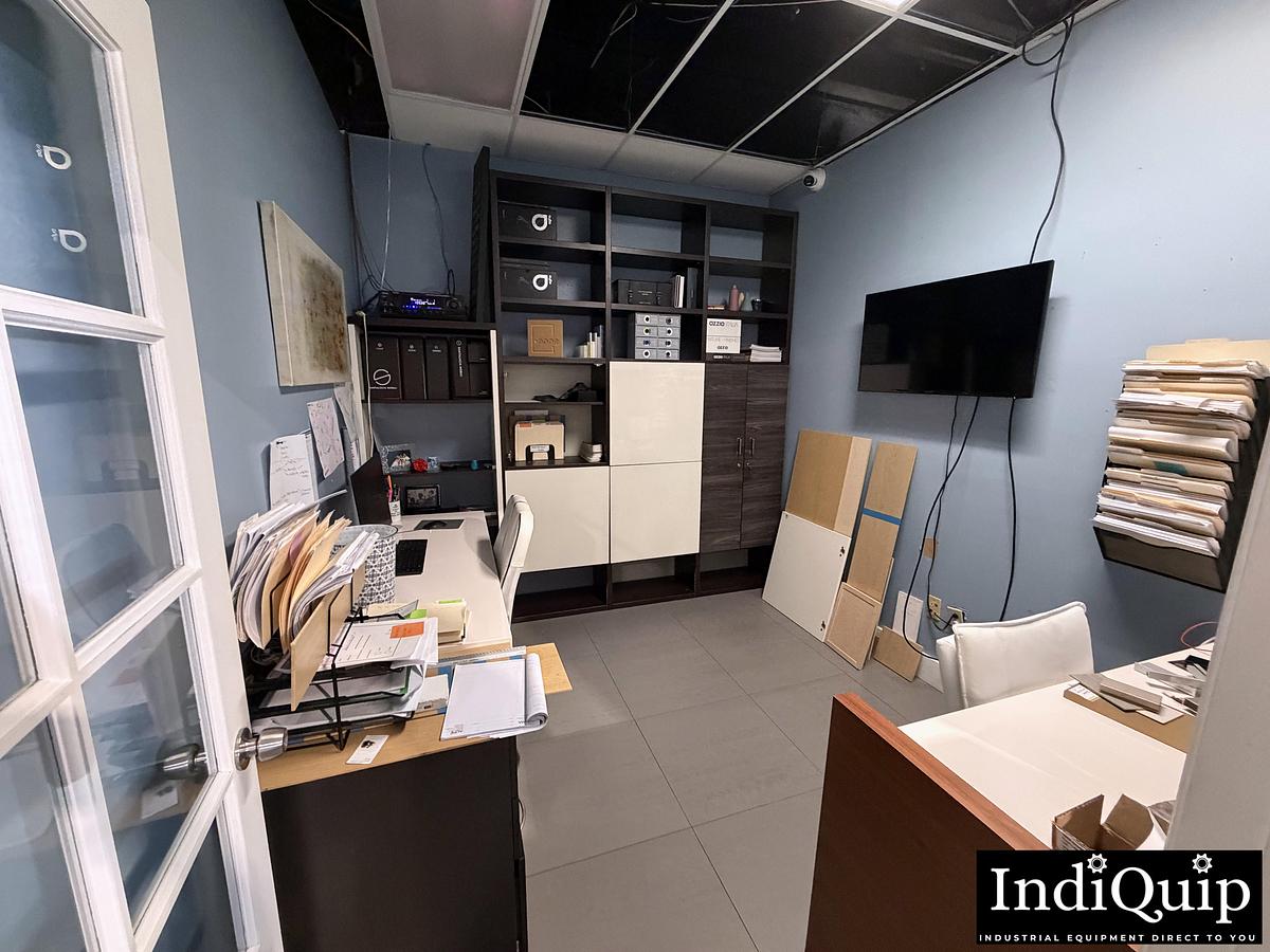 Used Complete Kitchen, Bath & Flooring Showroom Asset Package – Cabinets, Displays, Fixtures & Materials