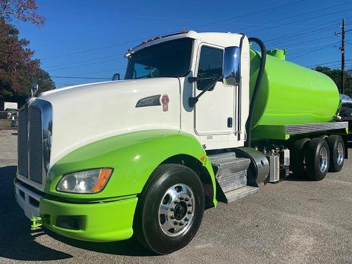 Used 2012 Kenworth pump truck for sale new 3,600 gallon new for Sale in
